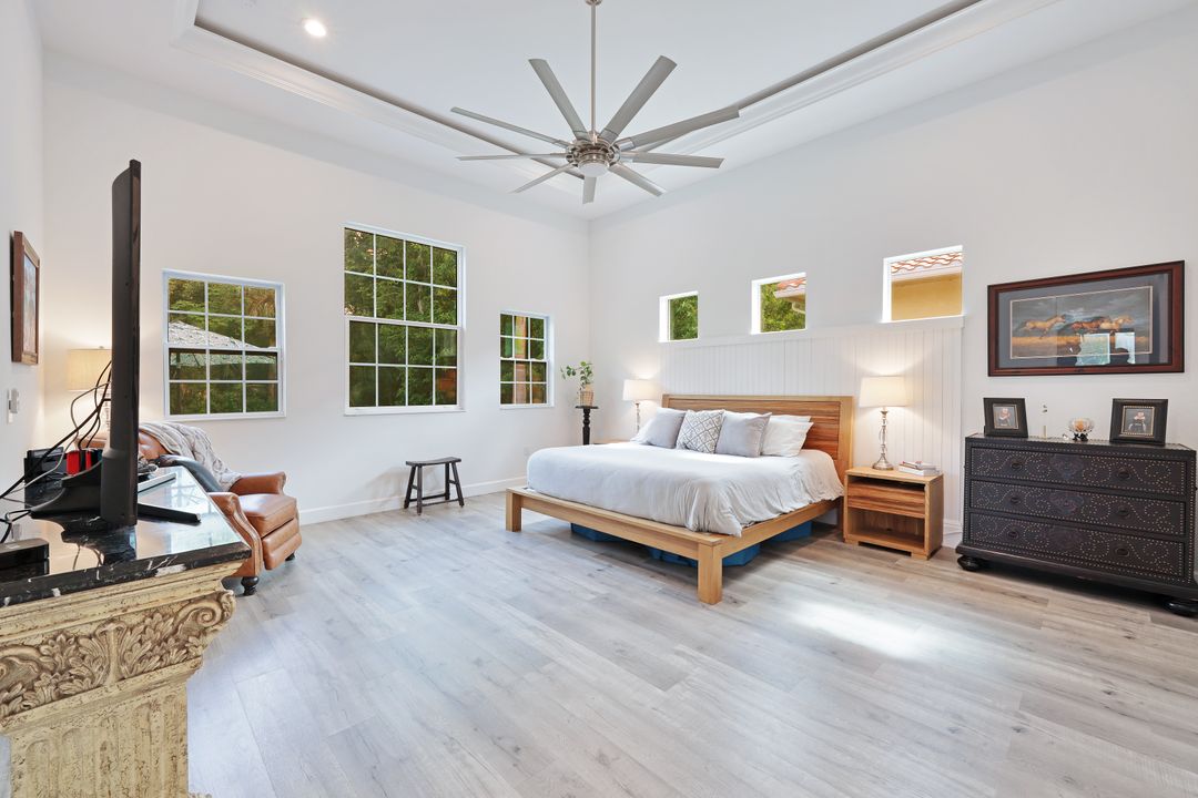 5203 Raintree Ln, Naples, FL 34113