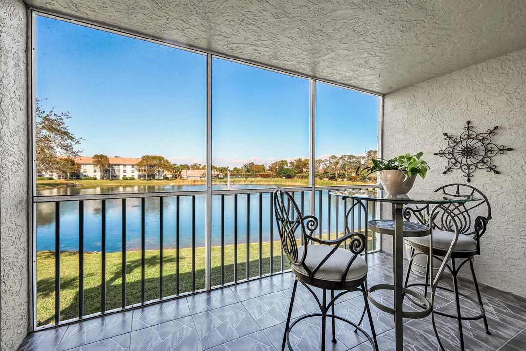 9580 Victoria Ln #208, Naples, FL 34109