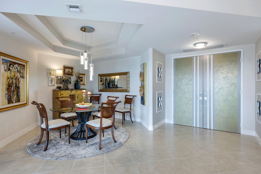 295 Grande Way #801, Naples, FL 34110