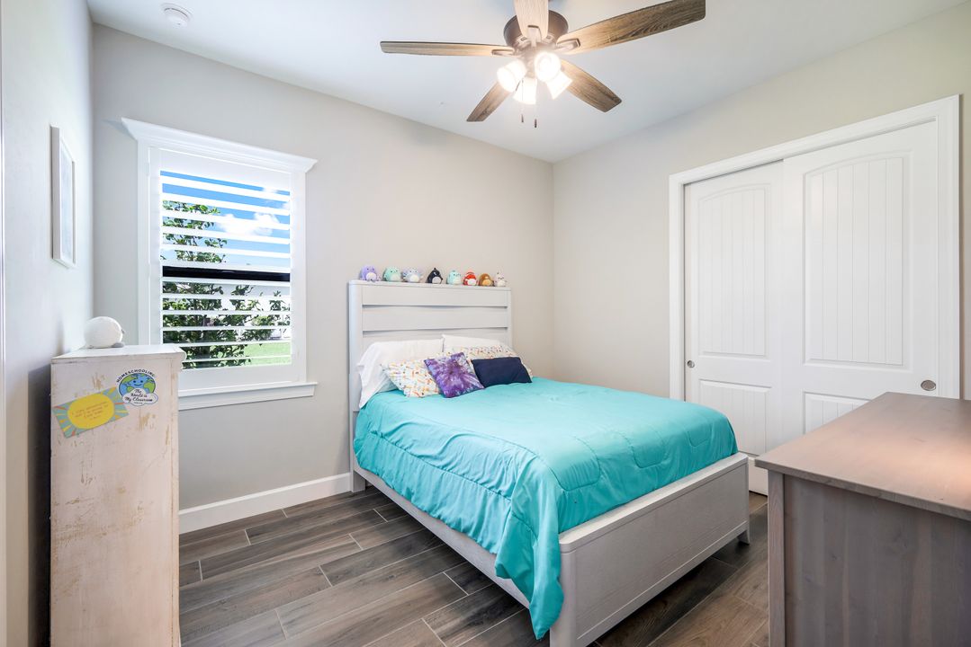 9554 Everglades Dr, Naples, FL 34120