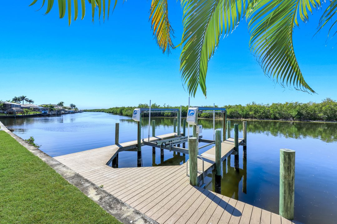 3624 Surfside Blvd, Cape Coral, FL 33914