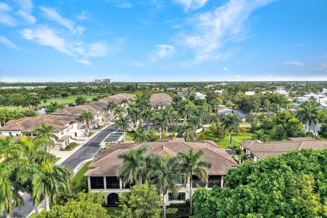 2534 Windward Ct #15-101, Naples, FL 34112