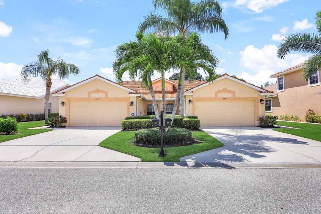 6667 Castlelawn Pl #19, Naples, FL 34113