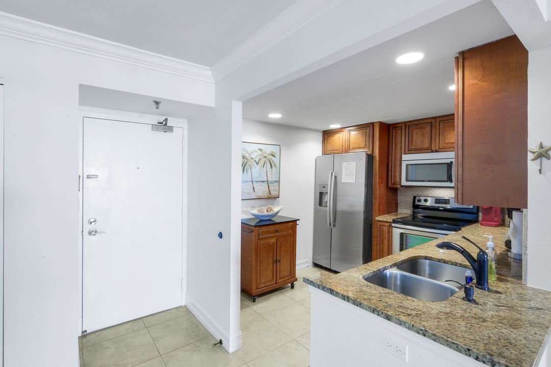 380 Seaview Ct #1808, Marco Island, FL 34145