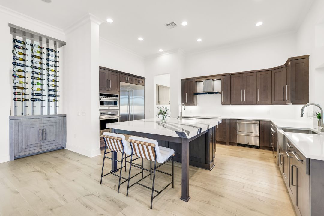 6273 Negril Isle Dr, Naples, FL 34113