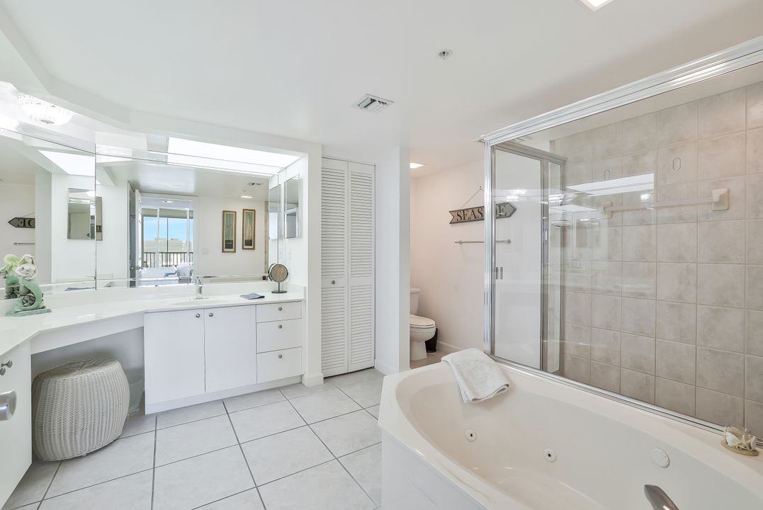 25 Bluebill Ave #1103, Naples, FL 34108