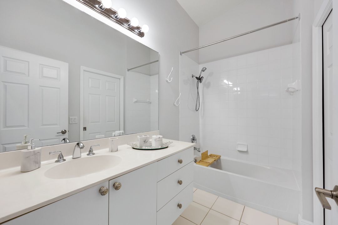 6720 Beach Resort Dr #10, Naples, FL 34114