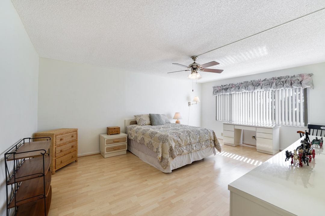 247 Winners Cir #5, Naples, FL 34112