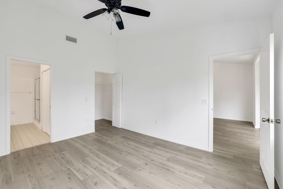 6635 Huntington Lakes Cir #202, Naples, FL 34119