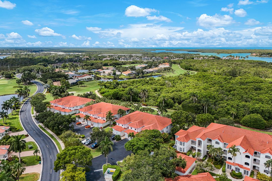 4700 Yacht Harbor Dr #611, Naples, FL 34112