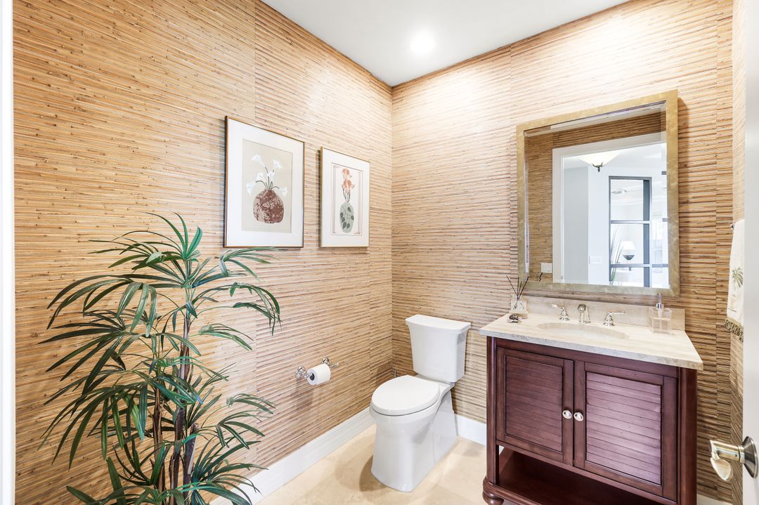 295 Grande Way #1505, Naples, FL 34110