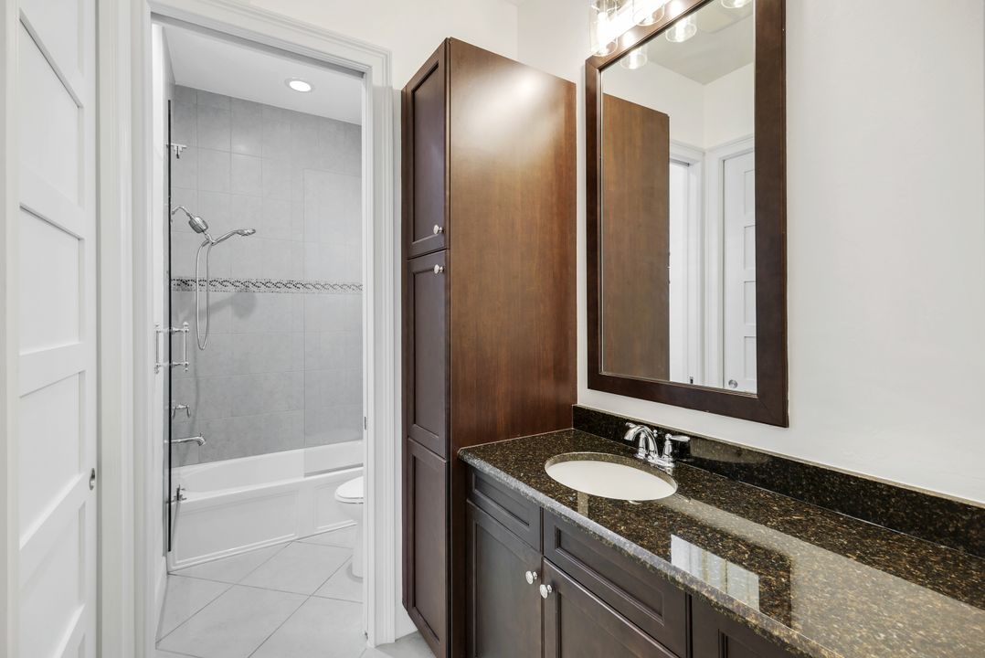 5052 Martinique Dr, Naples, FL 34113