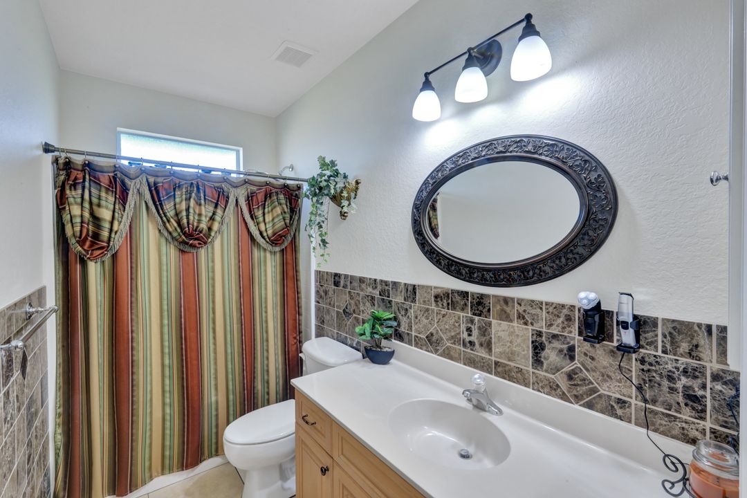 2001 NE 15th Ave, Cape Coral, FL 33909