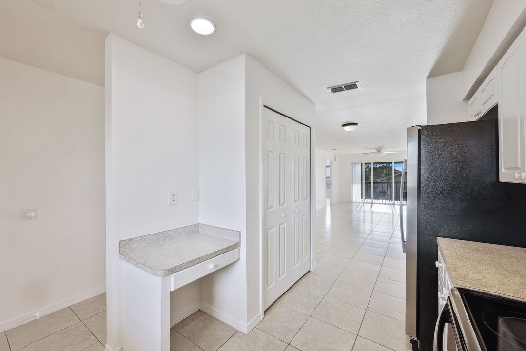 3752 Santa Barbara Blvd #202, Cape Coral, FL 33914