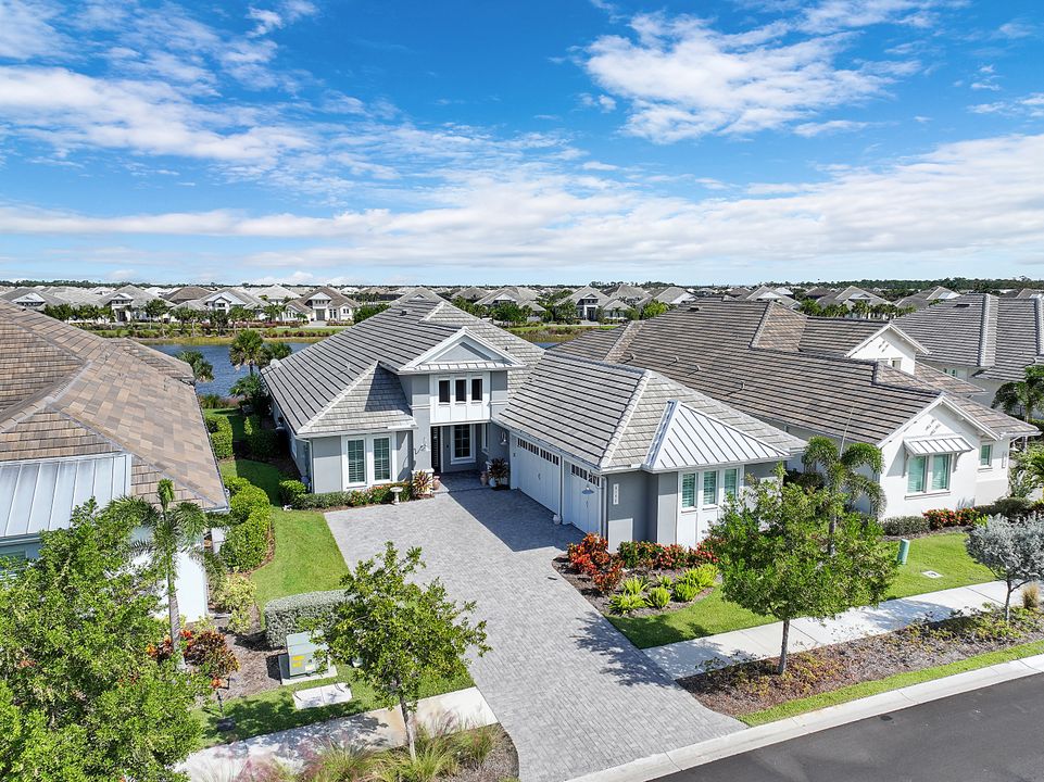 6177 Megans Bay Dr, Naples, FL 34112