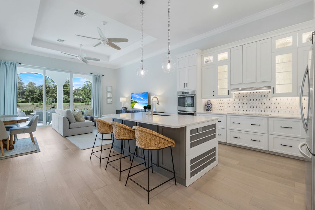 7395 Monteverde Way, Naples, FL 34119