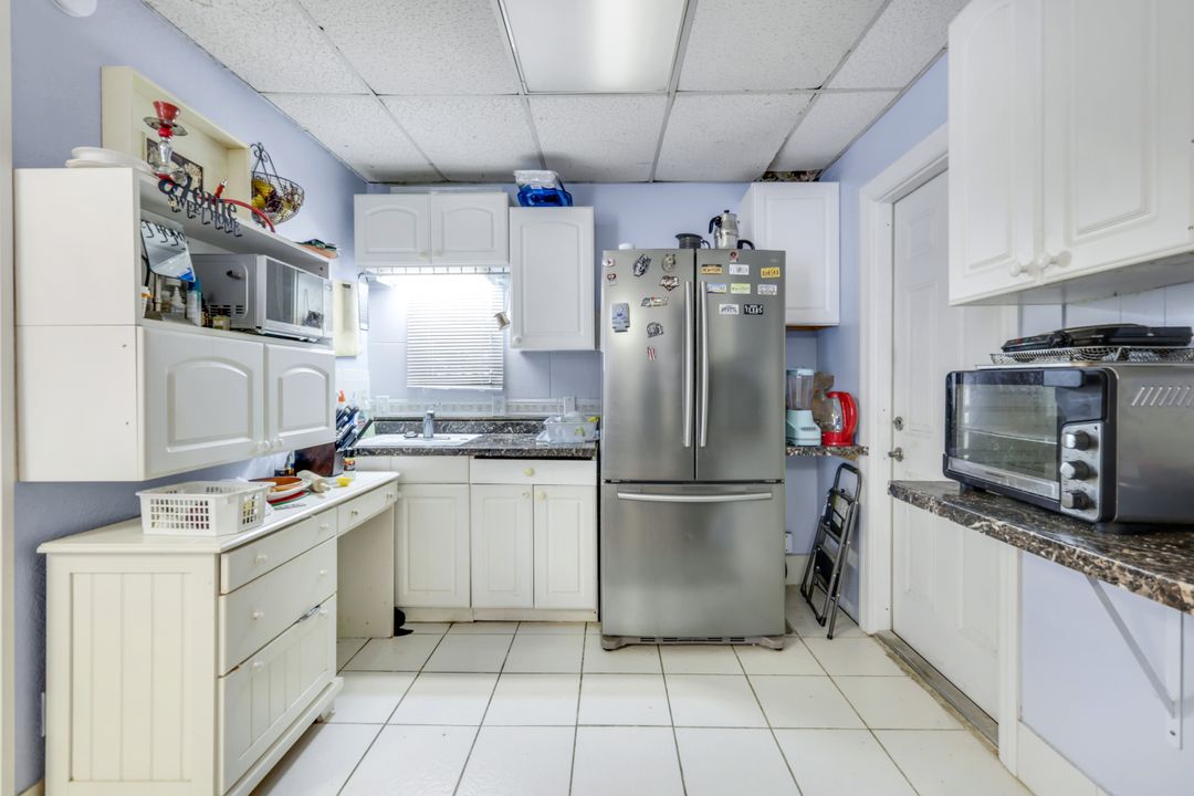 512 105th Ave N #1-2, Naples, FL 34108