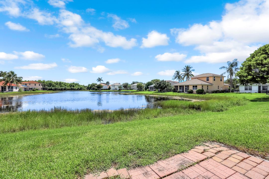 9820 Springlake Cir, Estero, FL 33928