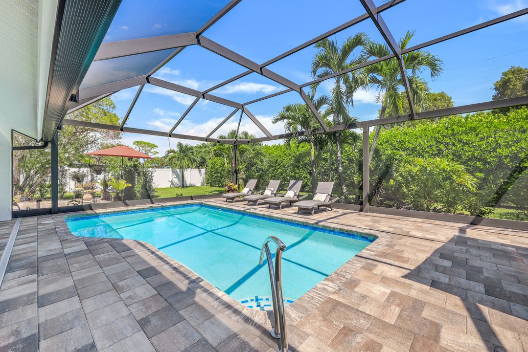 430 Cypress Way E, Naples, FL 34110
