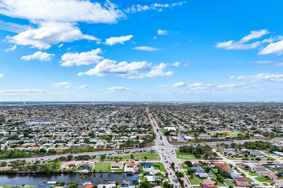 2419 Country Club Blvd, Cape Coral, FL 33990
