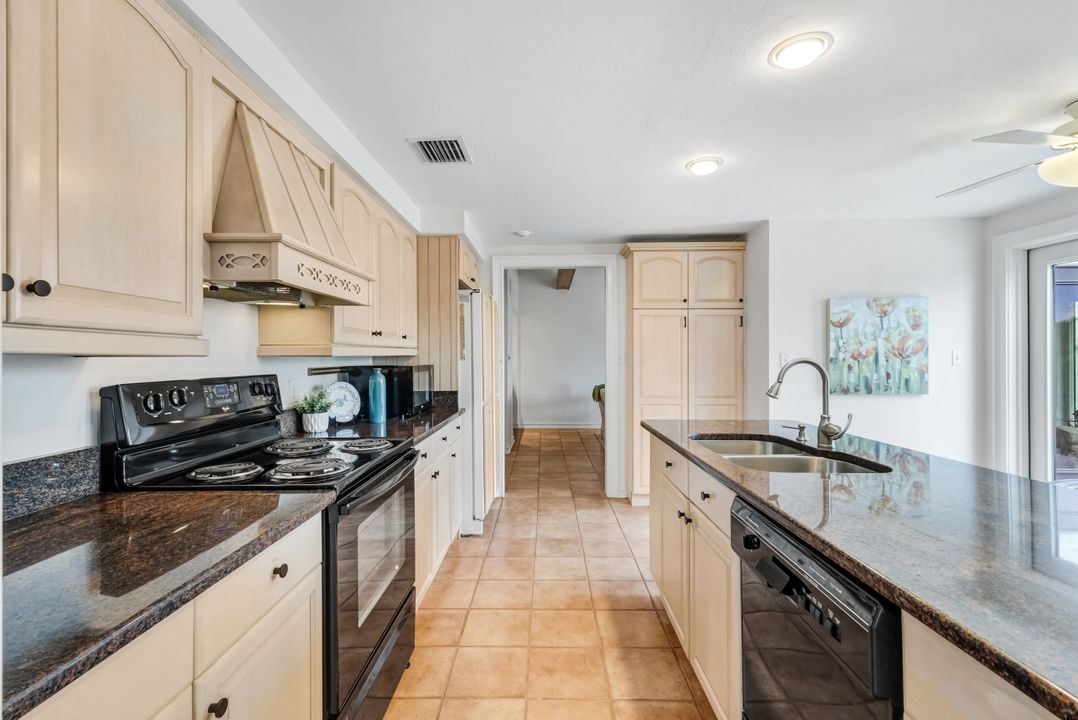 17036 Marina Cove Ln, Fort Myers, FL 33908