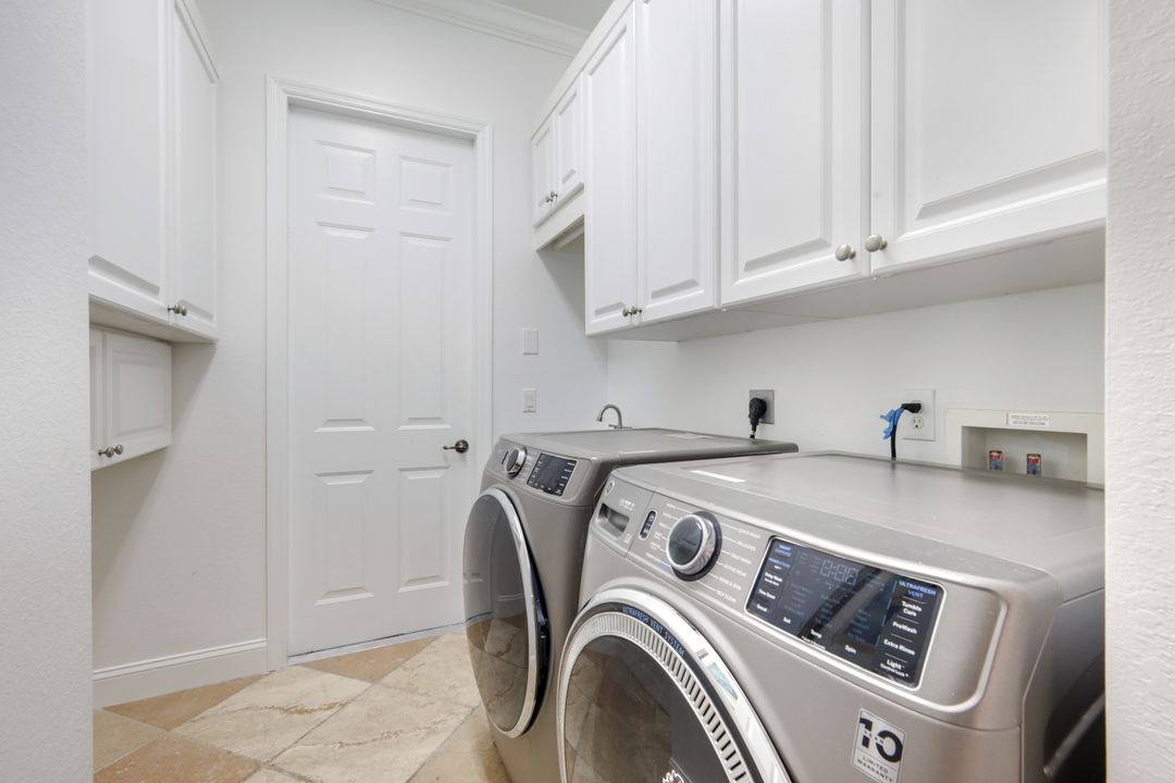 3223 4th Ave NE, Naples, FL 34120