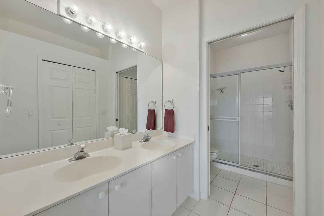 5963 Sand Wedge Ln #207, Naples, FL 34110