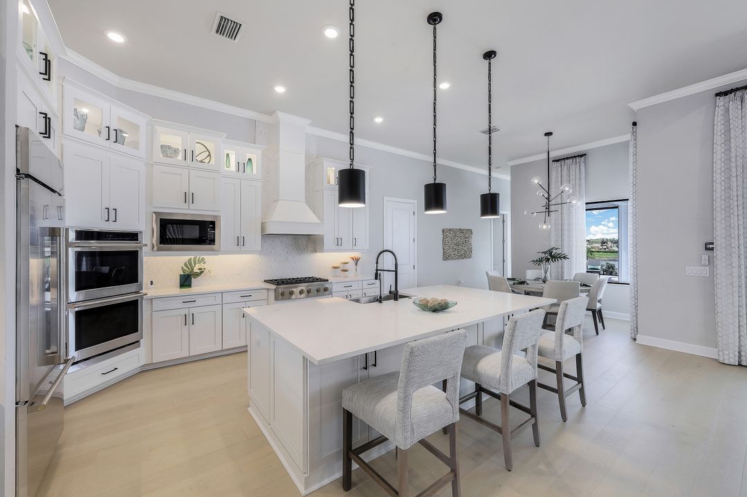 15572 Montello Ln, Naples, FL 34114