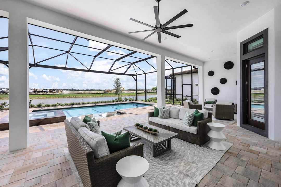 15572 Montello Ln, Naples, FL 34114