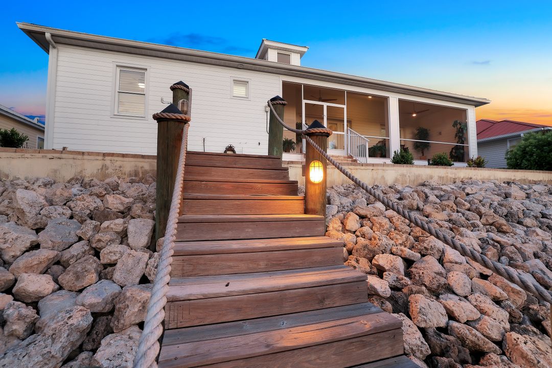 27080 Flamingo Dr, Bonita Springs, FL 34135