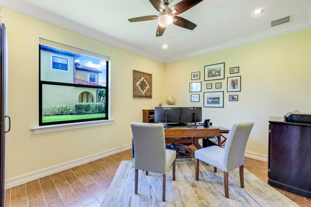 1585 Mockingbird Dr, Naples, FL 34120