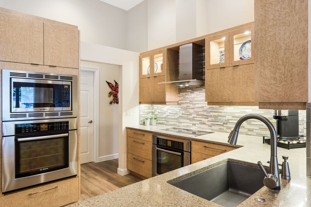 353 Carlton Pl, Naples, FL 34108