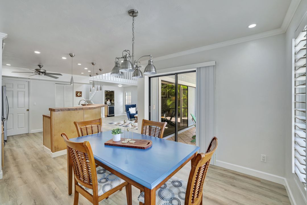 206 Woodshire Ln, Naples, FL 34105
