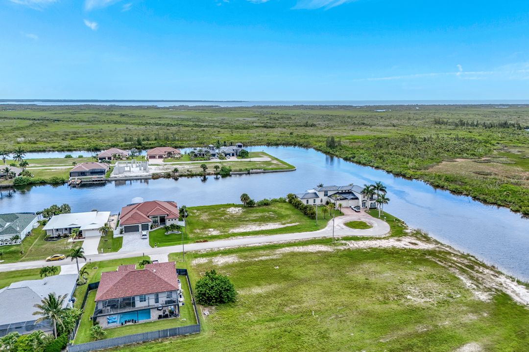 1721 NW 43rd Ave, Cape Coral, FL 33993