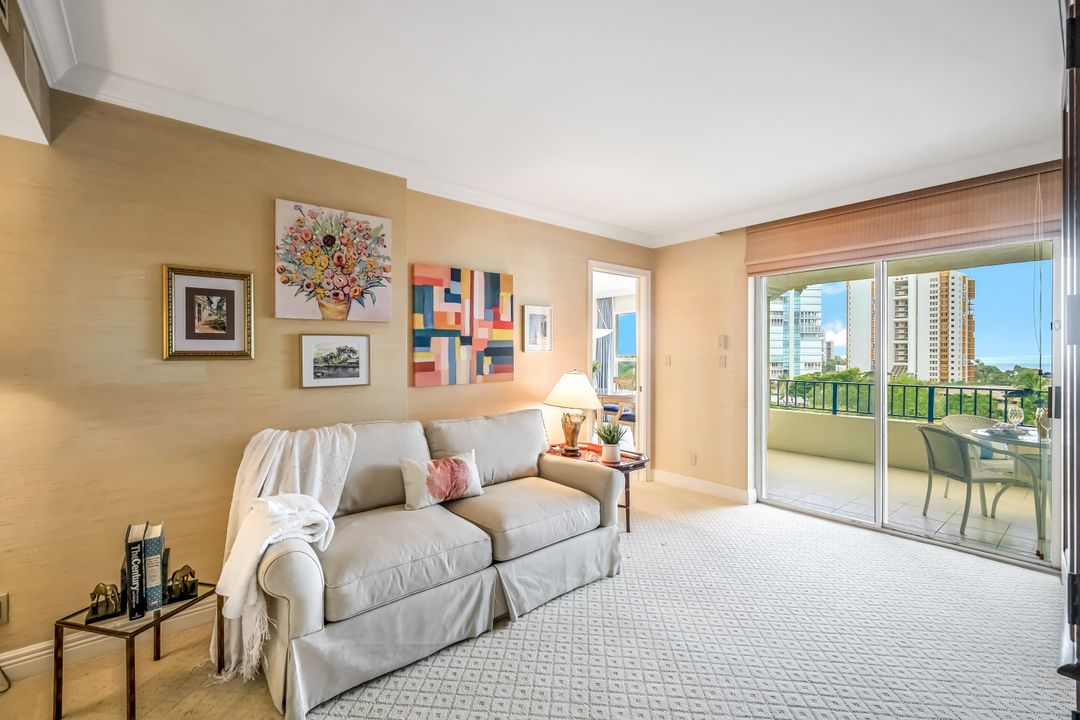 4451 Gulf Shore Blvd N #703, Naples, FL 34103