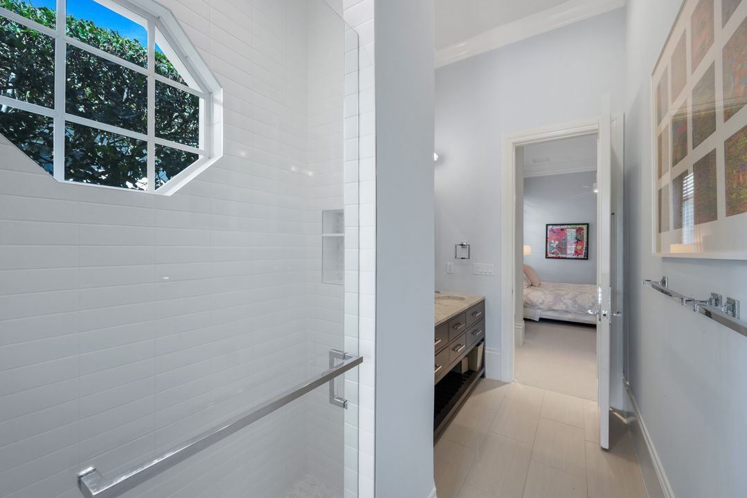2048 Isla Vista Ln, Naples, FL 34105