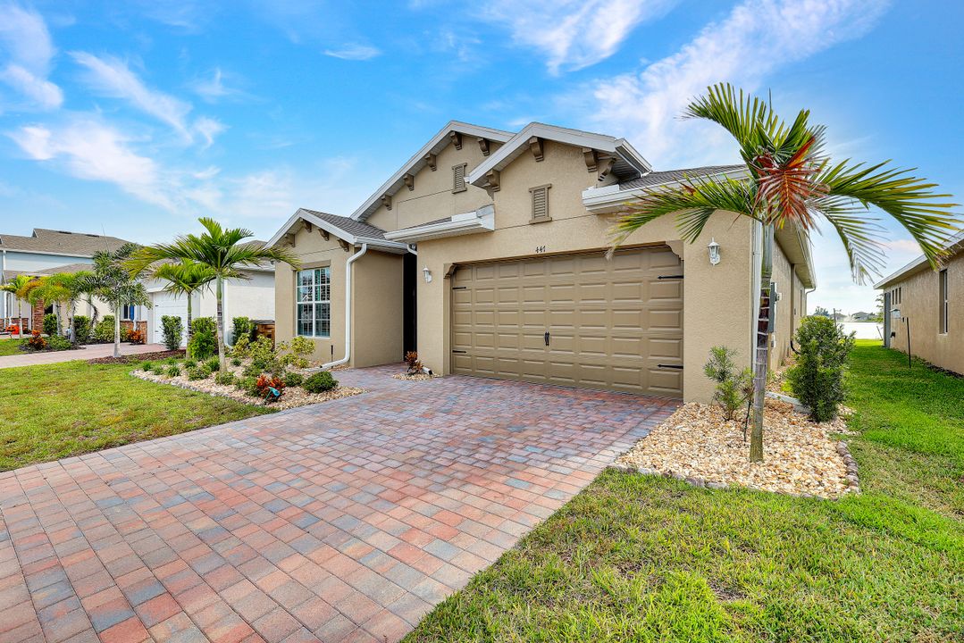 447 Spg Hl Lk Lp, Cape Coral, FL 33993