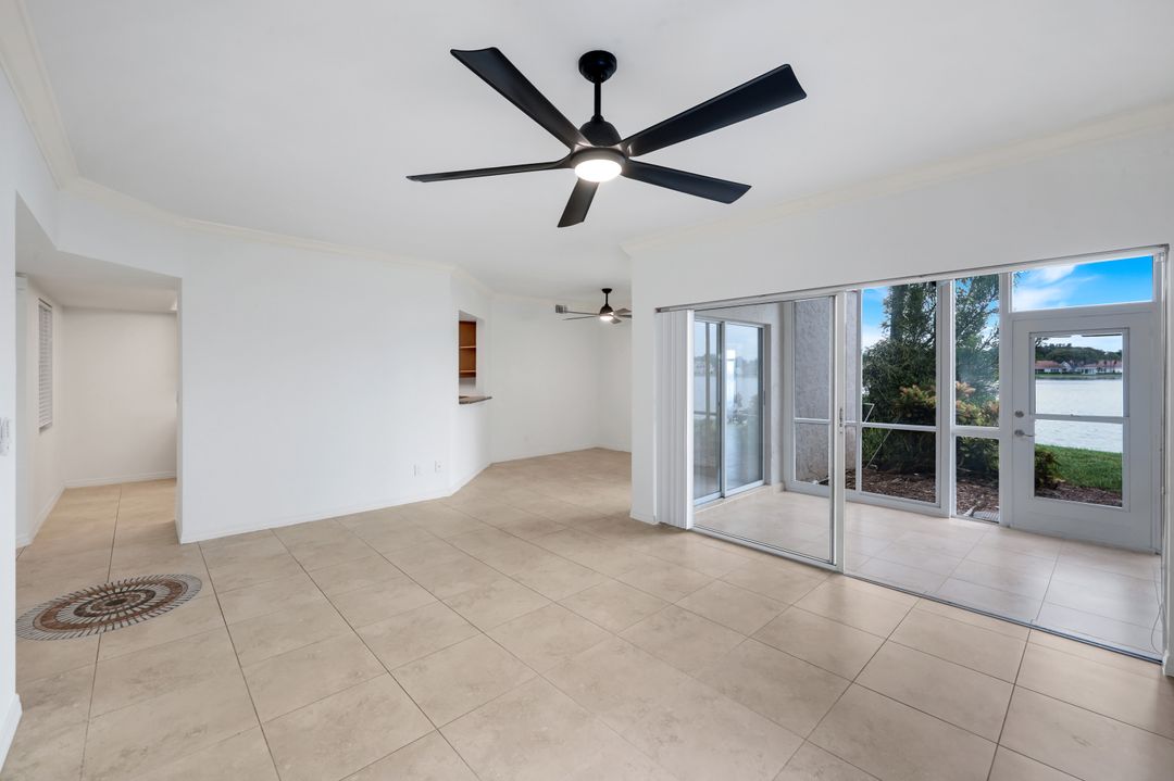2731 Citrus Lake Dr #G101, Naples, FL 34109