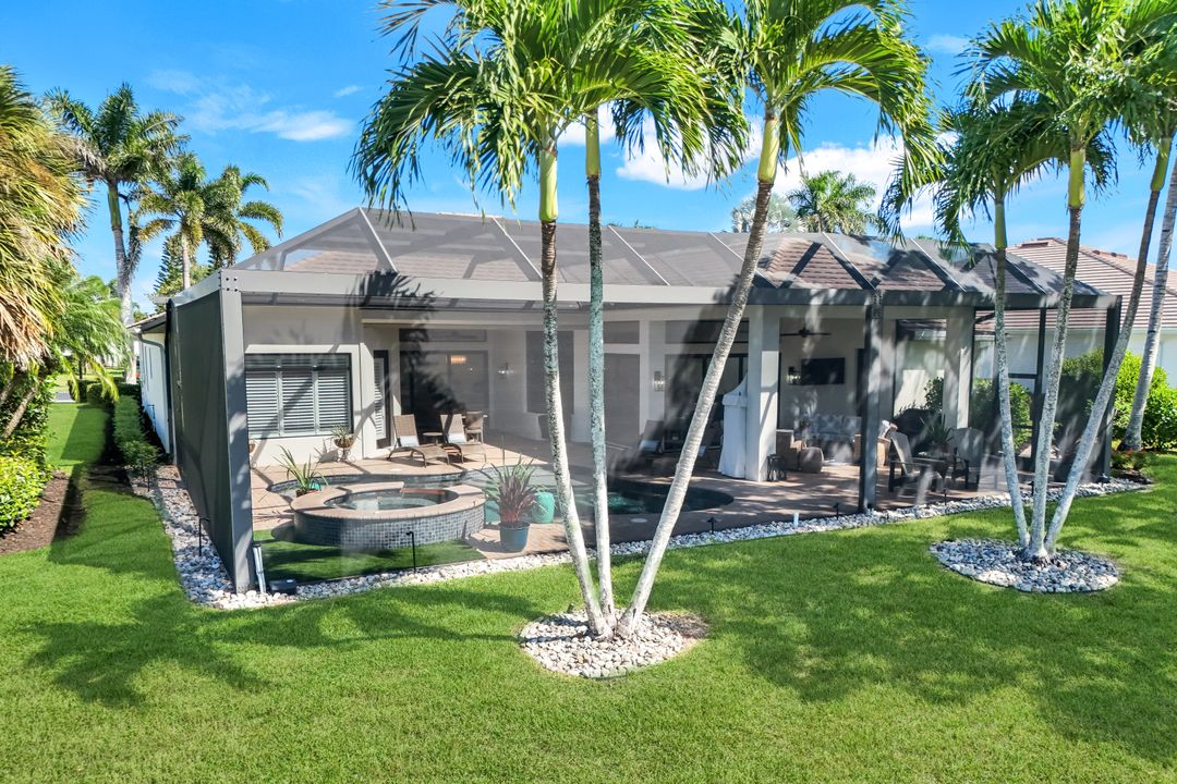 5092 Cerromar Dr, Naples, FL 34112