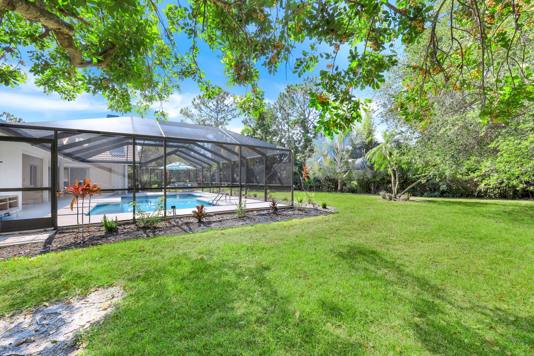 2209 Noble Ct, Naples, FL 34110