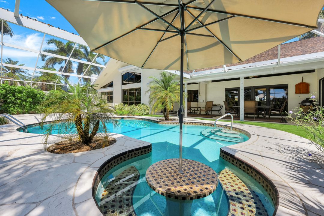 1924 Empress Ct, Naples, FL 34110