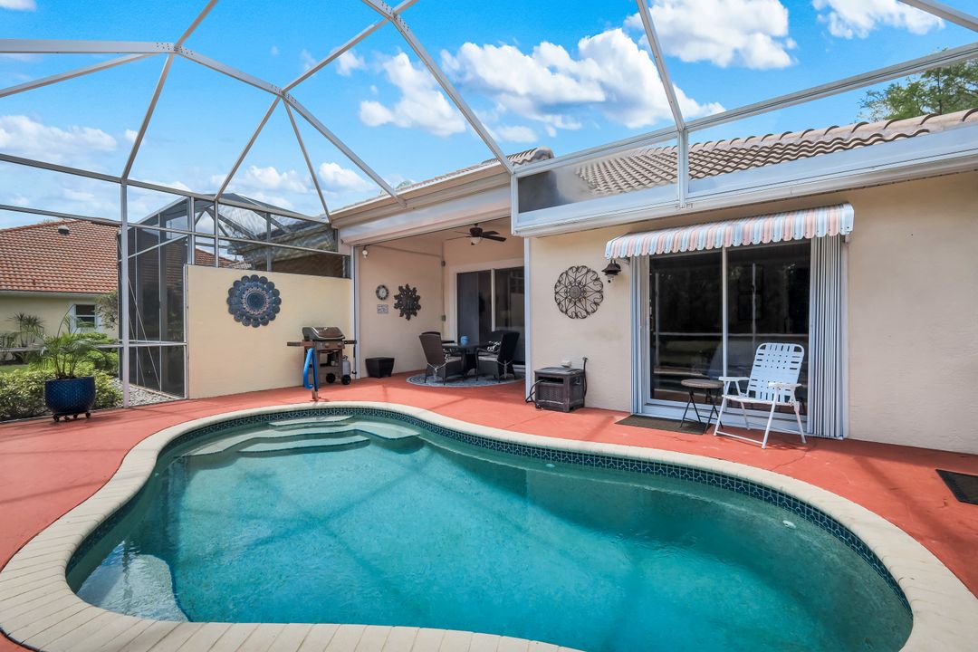 5887 Northridge Dr N, Naples, FL 34110