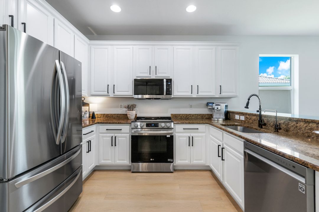 10490 Spruce Pine Ct, Fort Myers, FL 33913