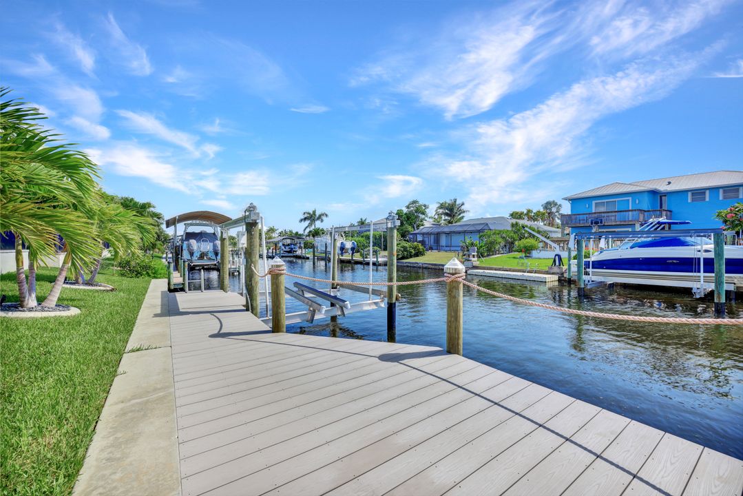 5218 Tiffany Ct, Cape Coral, FL 33904