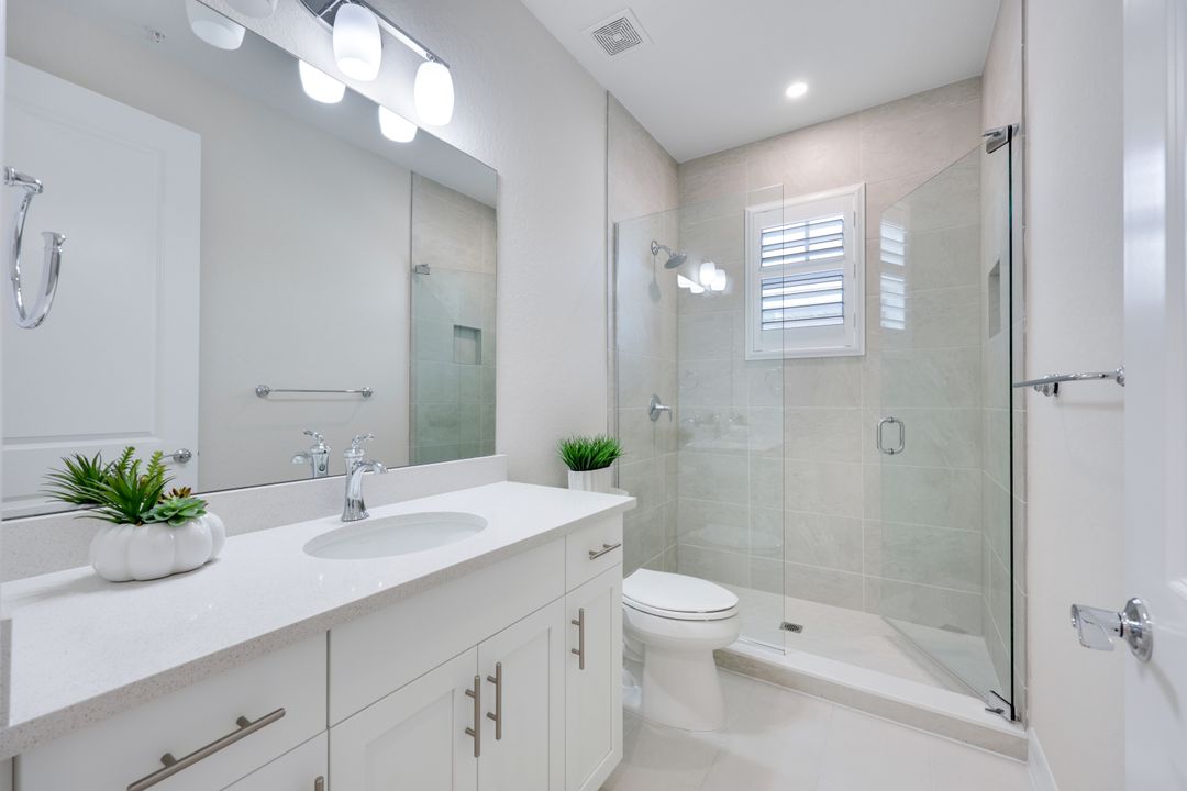 273 Indies Dr E #202, Naples, FL 34114