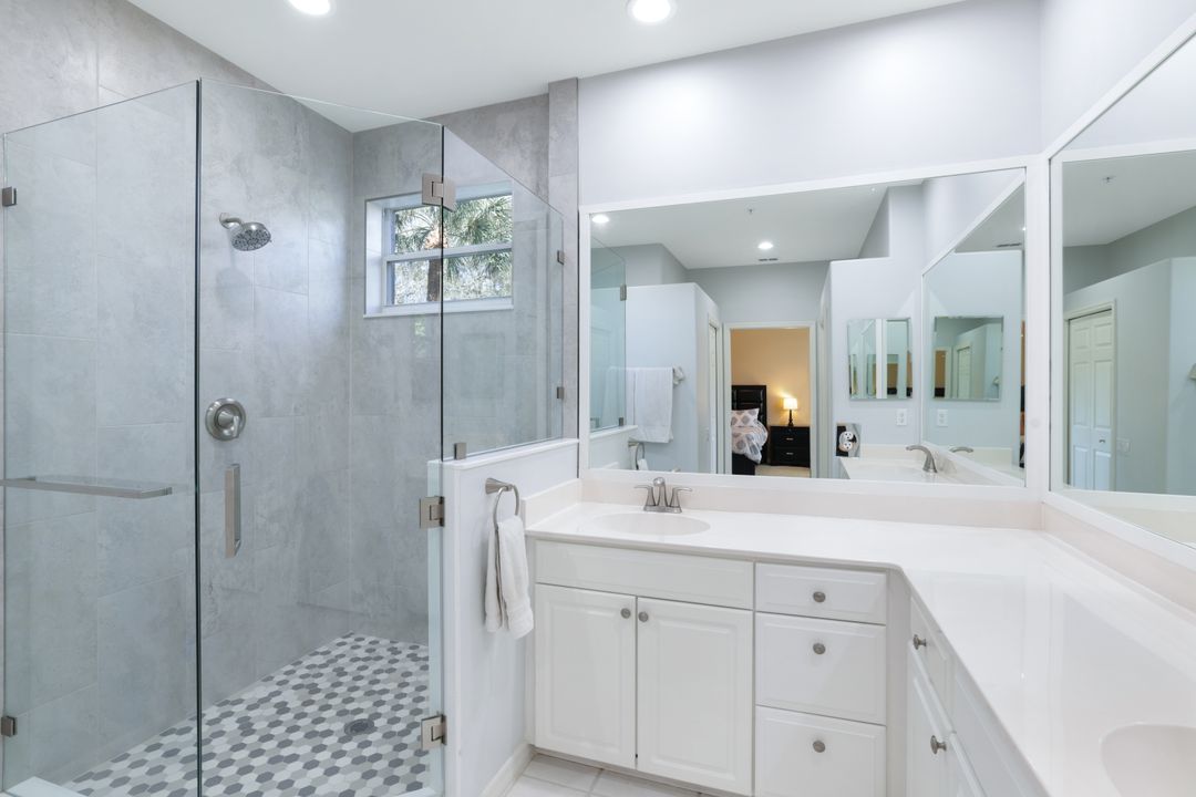 8217 Parkstone Pl #108, Naples, FL 34120