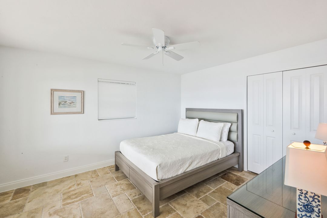 2302 SE 28th St, Cape Coral, FL 33904