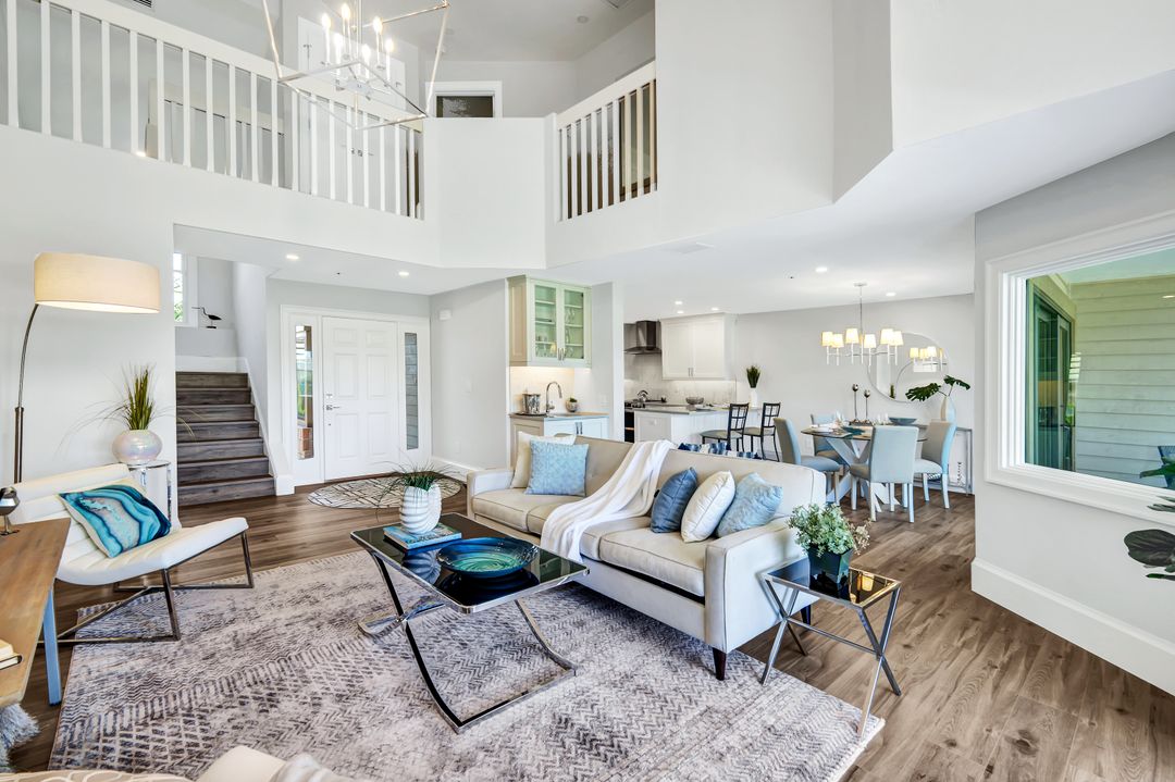 563 Park Shore Dr, Naples, FL 34103