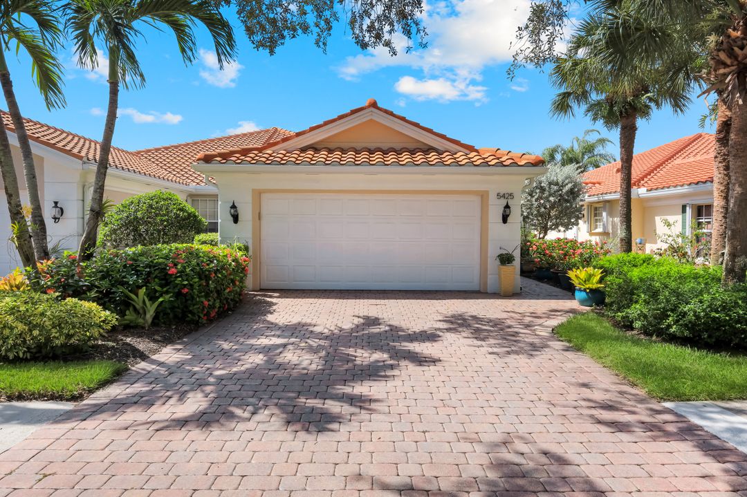 5425 Guadeloupe Way, Naples, FL 34119