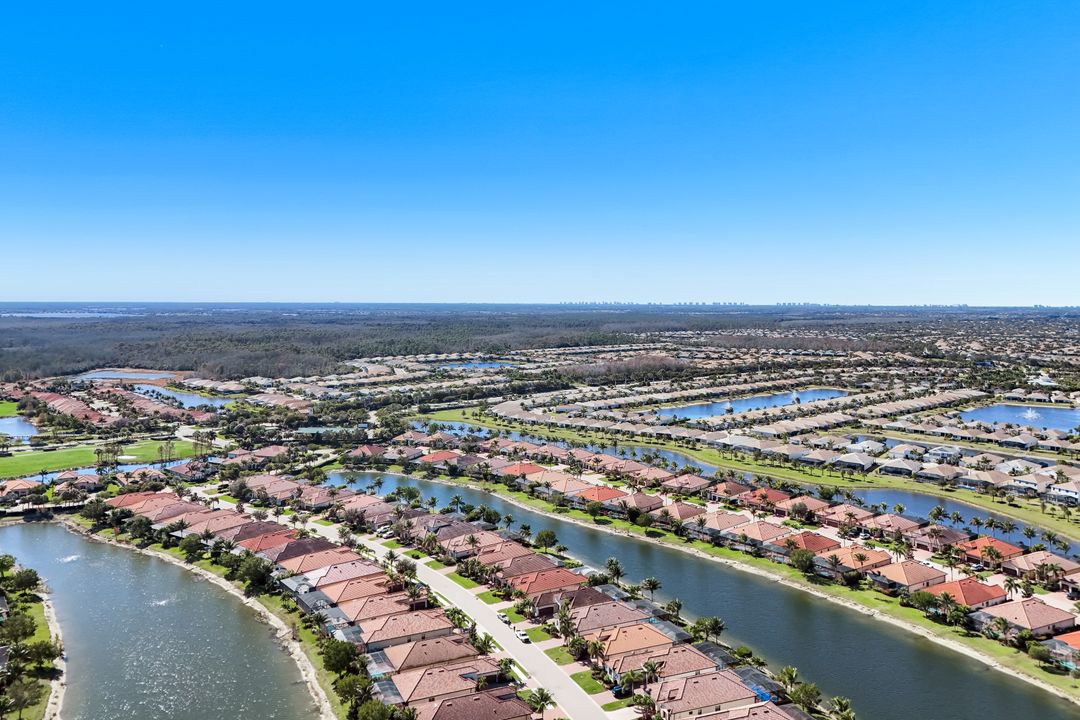 28085 Wicklow Ct, Bonita Springs, FL 34135